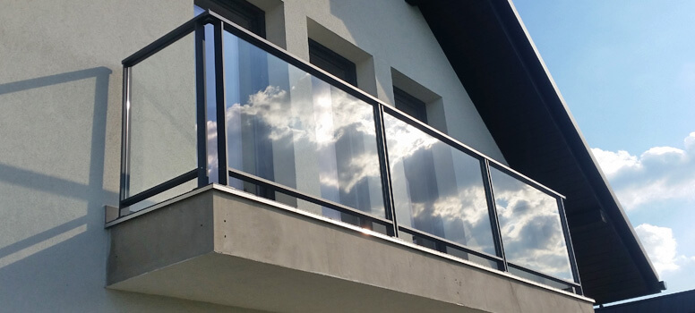 Easy Alu Glass Balustrade on Balcony